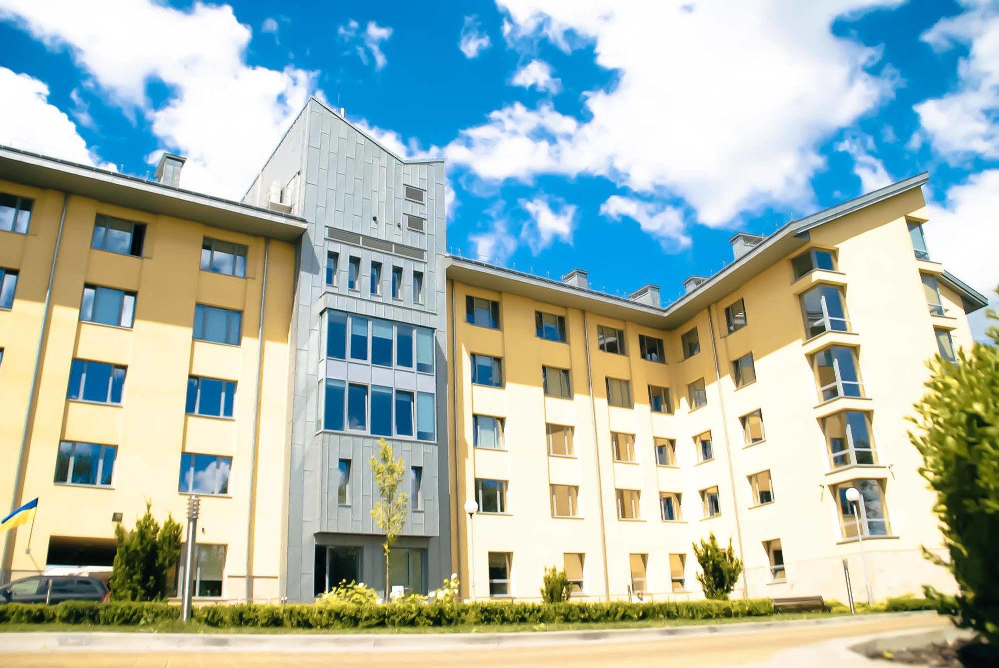 Ucu Inn - Кімнати Для Гостей 리비프 외부 사진